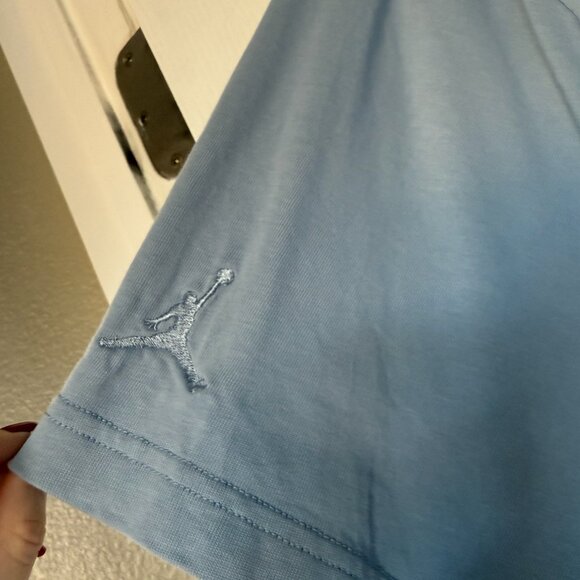 Jordan Brand Men's Sneaker Patch T-Shirt - Picture 3 of 5